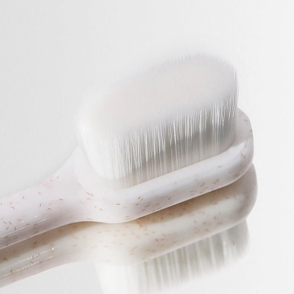 10,000 nano bristles